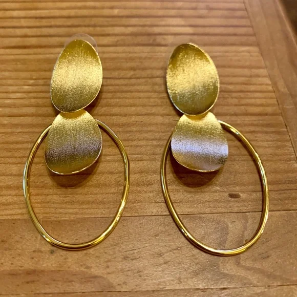 Rivka Friedman Concave DiscCascading DangleEarring - Picture 4 of 7